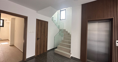 Beautiful 6 bedroom villa for rent in Parekklisia