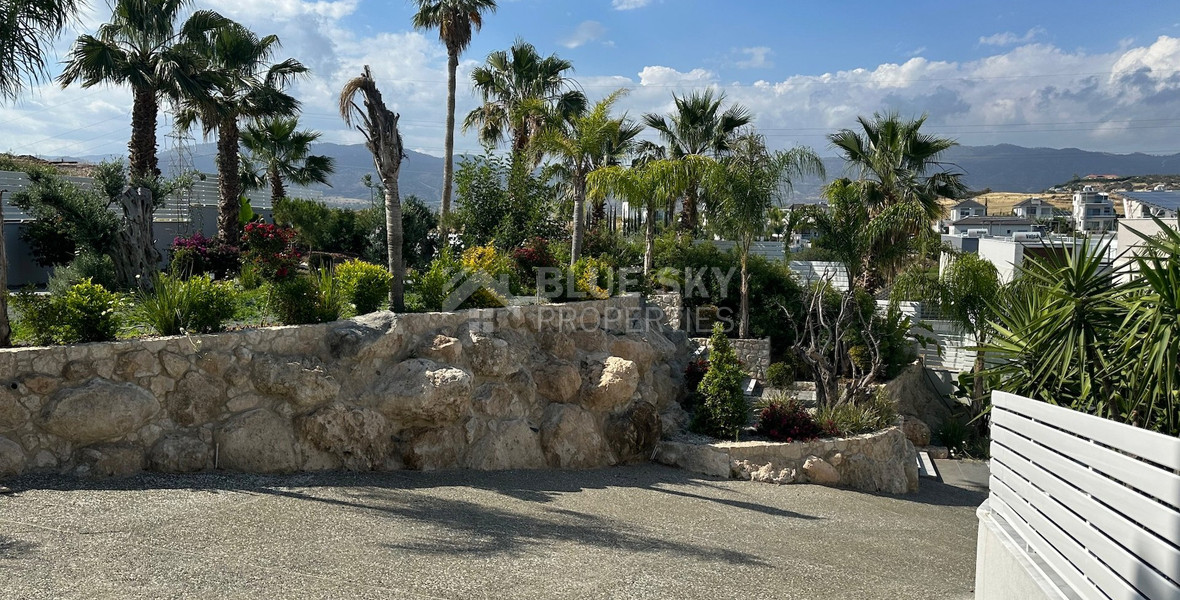 Beautiful 6 bedroom villa for rent in Parekklisia
