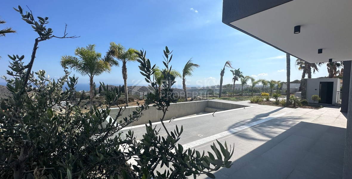 Beautiful 6 bedroom villa for rent in Parekklisia