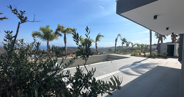 Beautiful 6 bedroom villa for rent in Parekklisia