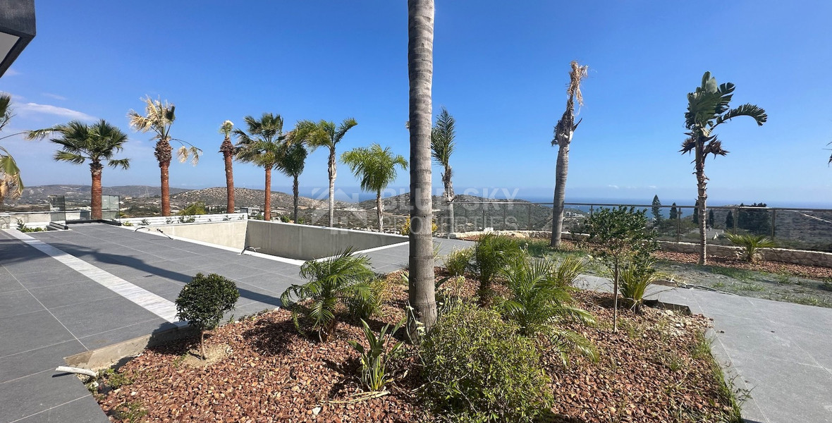 Beautiful 6 bedroom villa for rent in Parekklisia