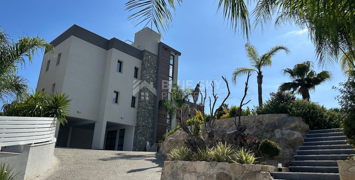 Beautiful 6 bedroom villa for rent in Parekklisia