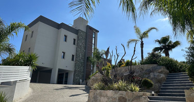 Beautiful 6 bedroom villa for rent in Parekklisia