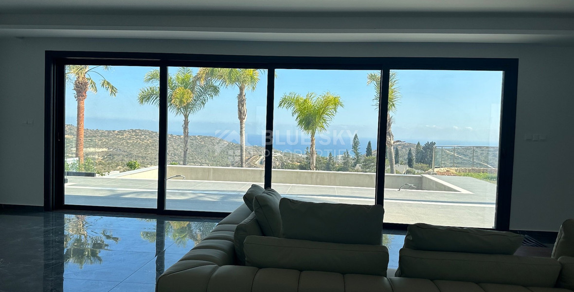 Beautiful 6 bedroom villa for rent in Parekklisia