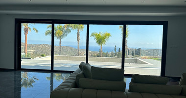 Beautiful 6 bedroom villa for rent in Parekklisia