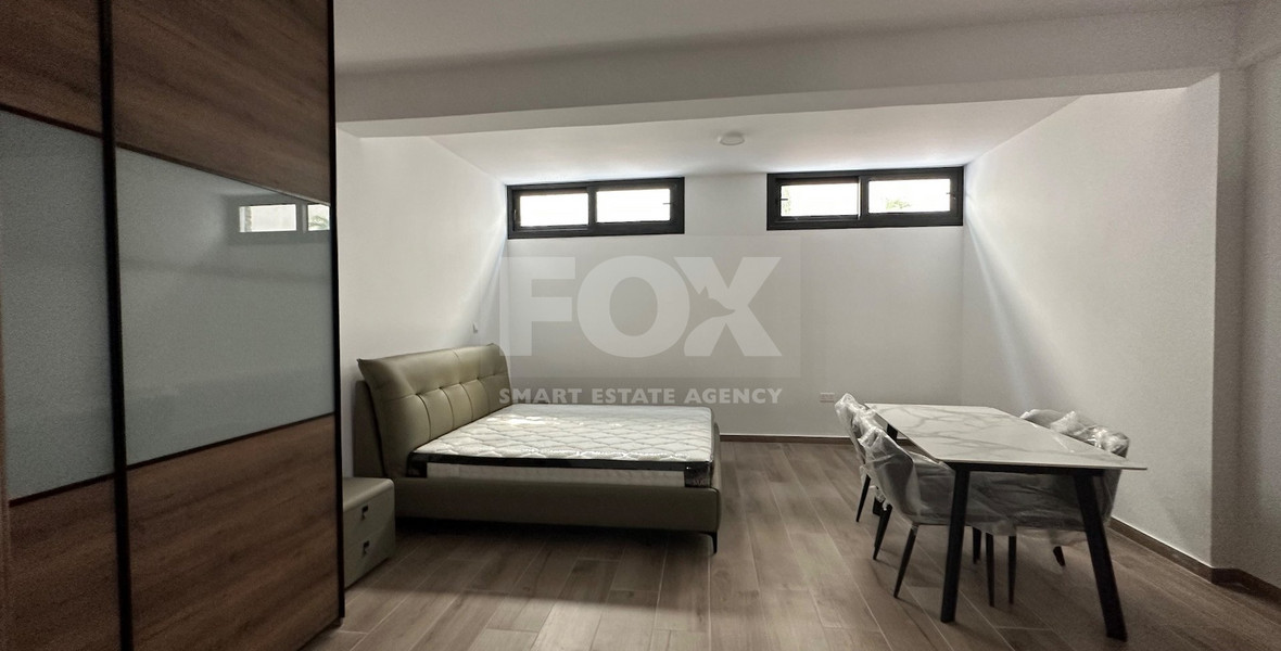 New Furnished Luxury Villa 4 bedrooms, 5 bathrooms , Elevator to all floors, overflow swimming pool with panoramic views