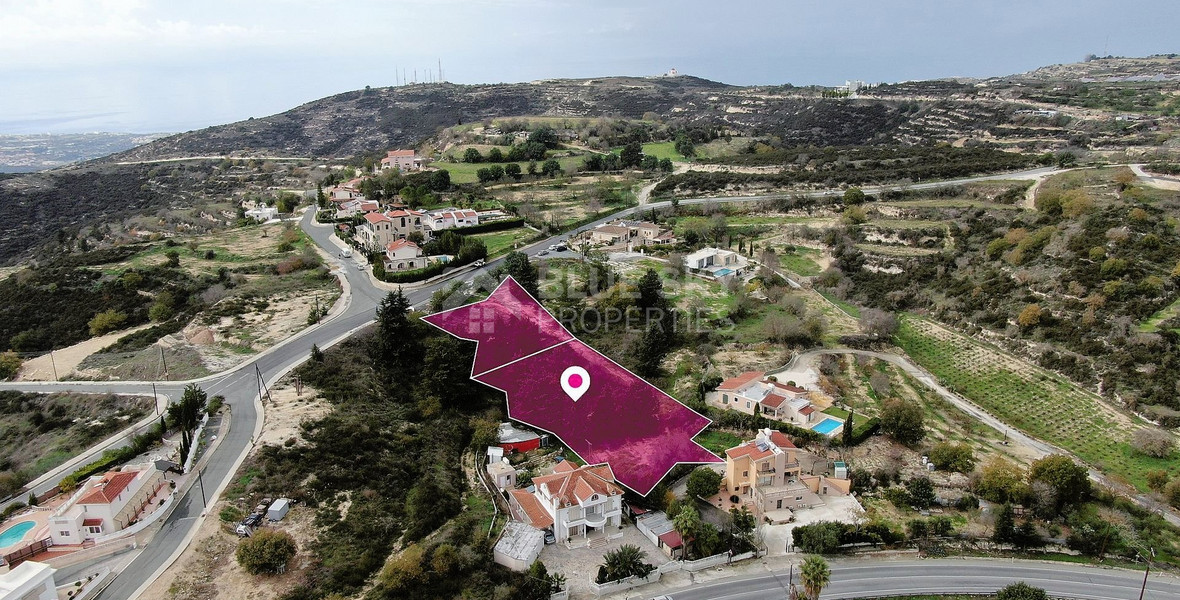 Residential field in Stroumbi, Paphos