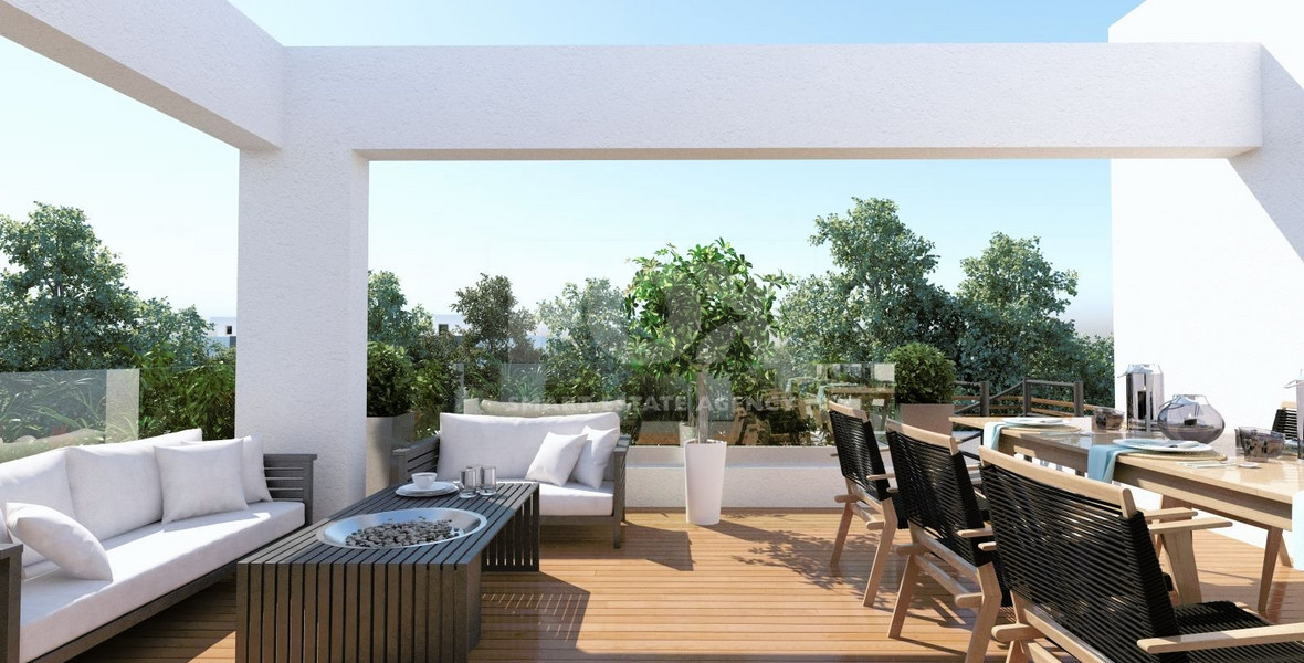 Brand new-Modern Design Top Floor Two Bedroom Apartment With Roof Garden