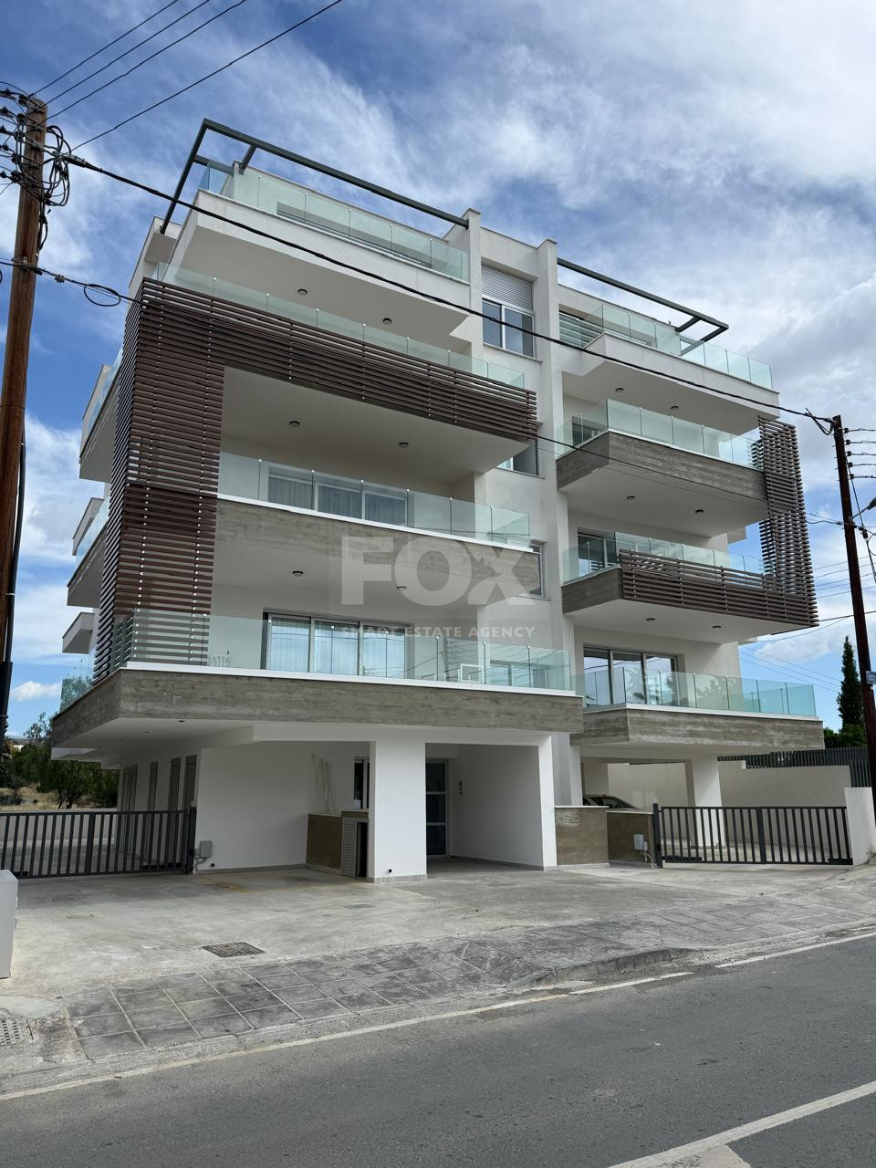 Brand new-Modern Design Top Floor Two Bedroom Apartment With Roof Garden
