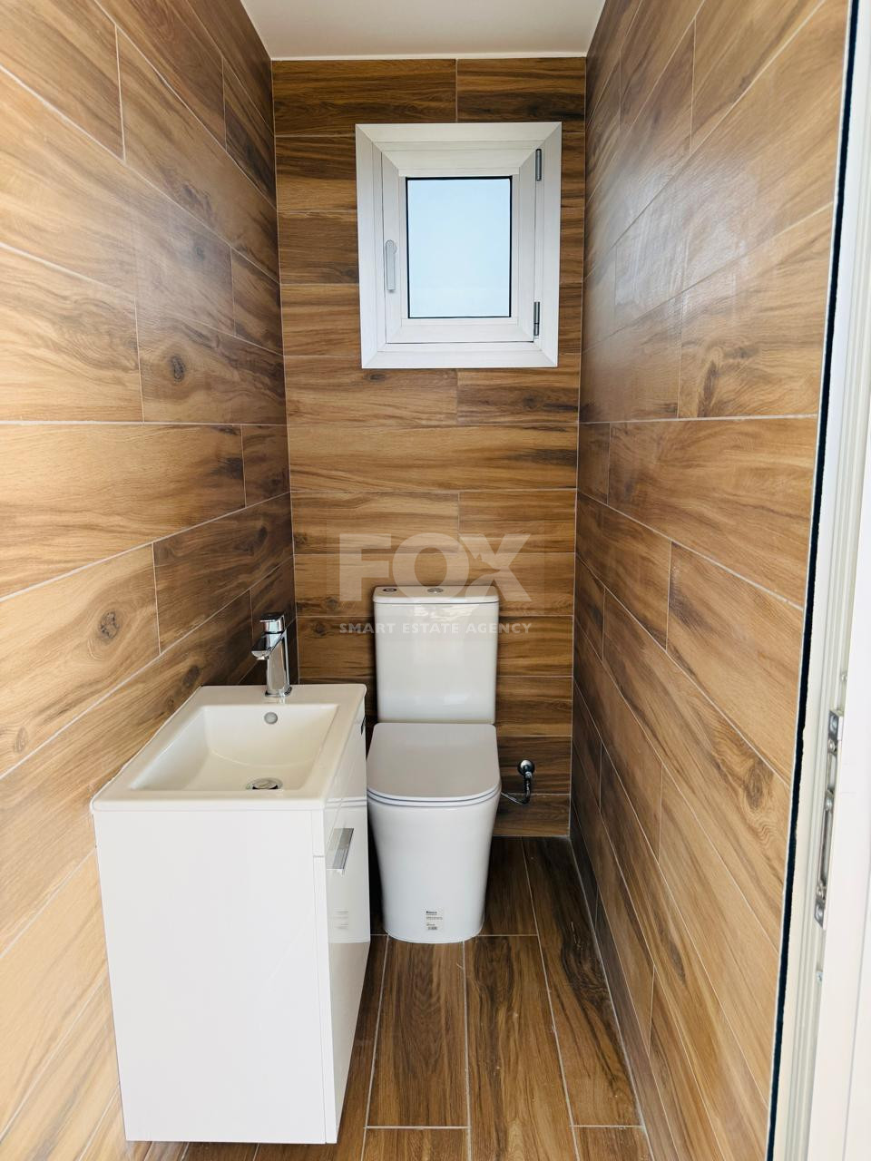 Brand new-Modern Design Top Floor Two Bedroom Apartment With Roof Garden