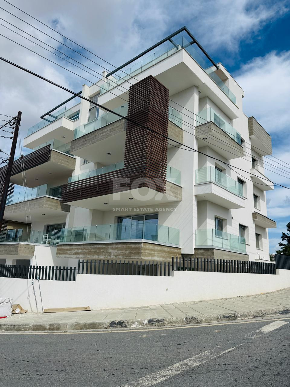 Brand new-Modern Design Top Floor Two Bedroom Apartment With Roof Garden