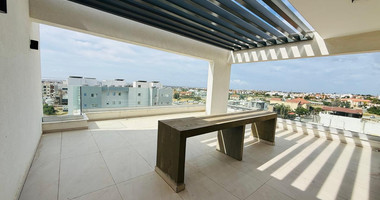 Brand new-Modern Design Top Floor Two Bedroom Apartment With Roof Garden