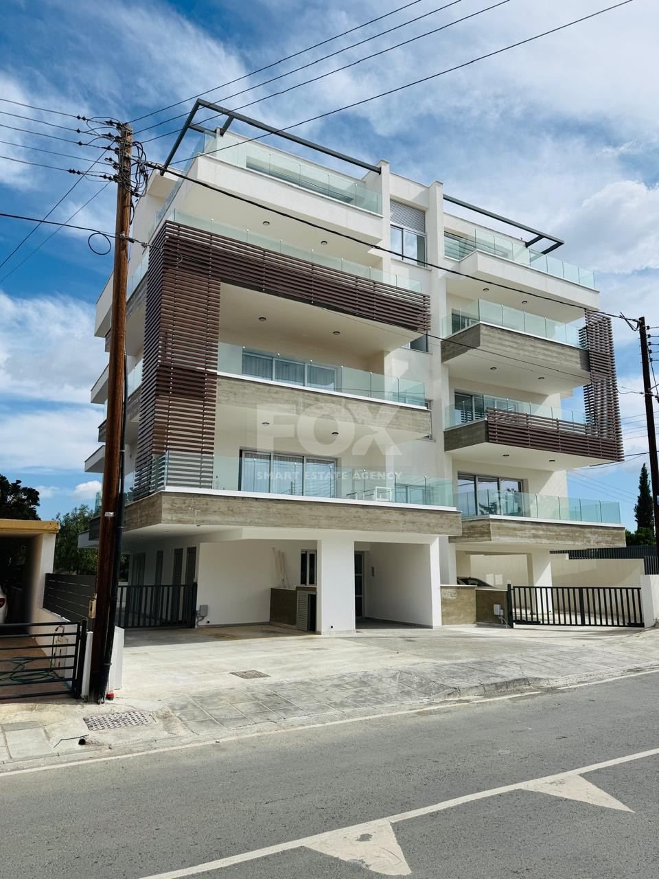 Brand new-Modern Design Top Floor Two Bedroom Apartment With Roof Garden