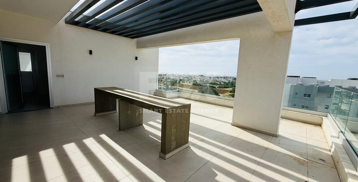 Brand new-Modern Design Top Floor Two Bedroom Apartment With Roof Garden
