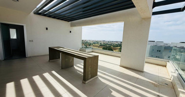 Brand new-Modern Design Top Floor Two Bedroom Apartment With Roof Garden