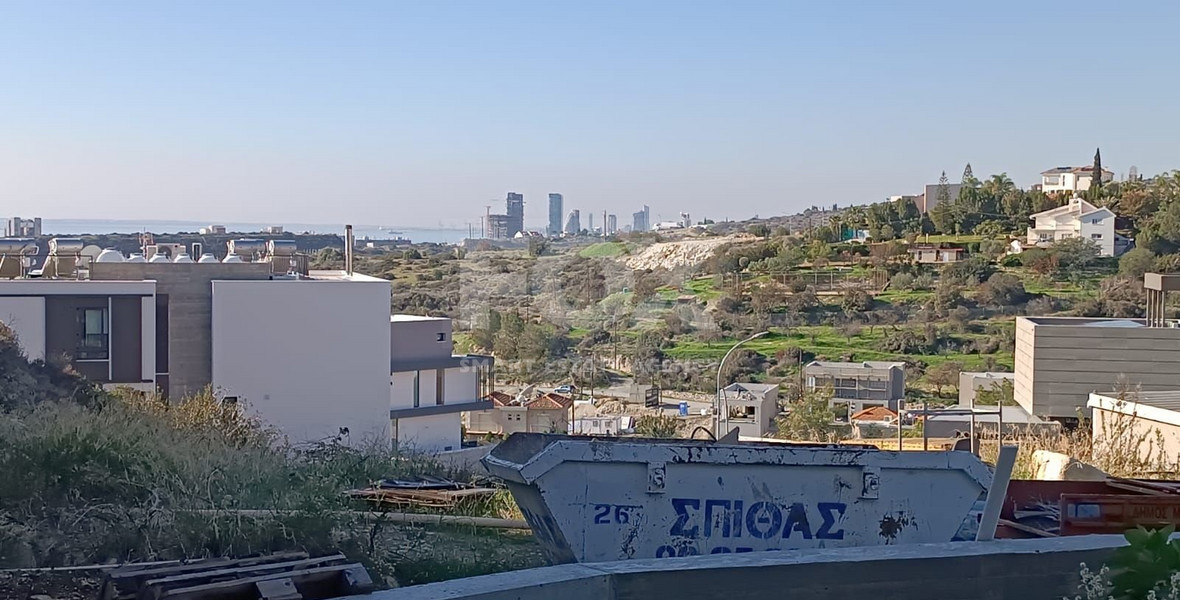 BRAND NEW  Ground Floor 3 Bedroom Apartment with  Sea Views and  Garden  VAT PAID