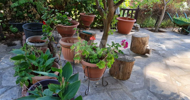 Furnished house in moniatis with guest house