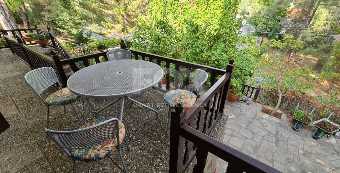 Furnished house in moniatis with guest house