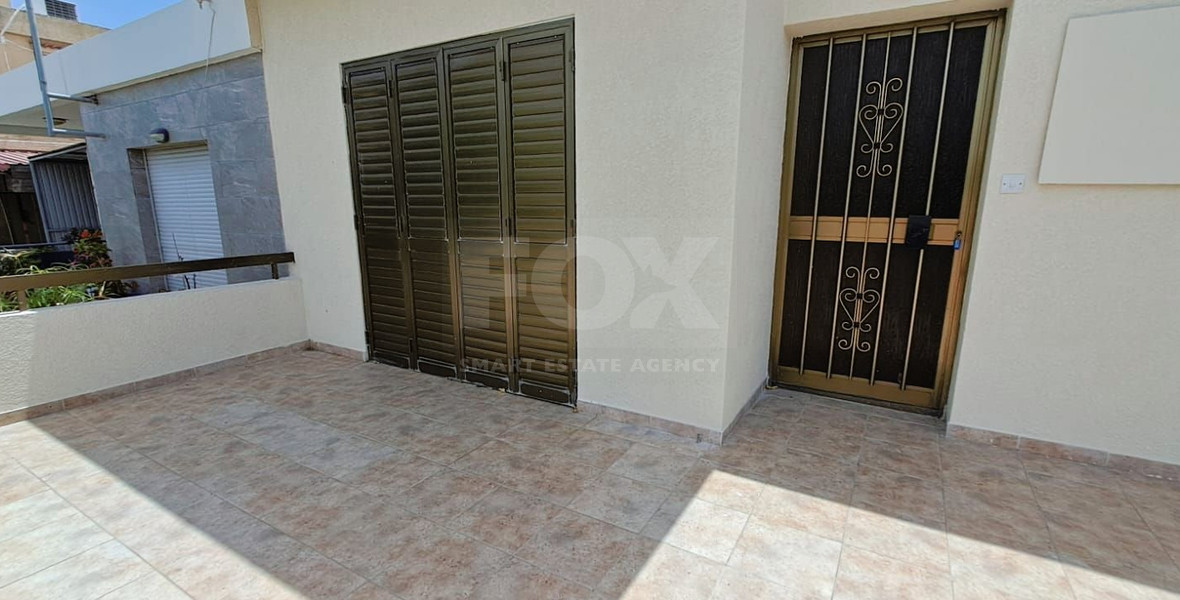 Three plus one bedroom semi-detached house for Rent in Kato Polemidia, Limassol
