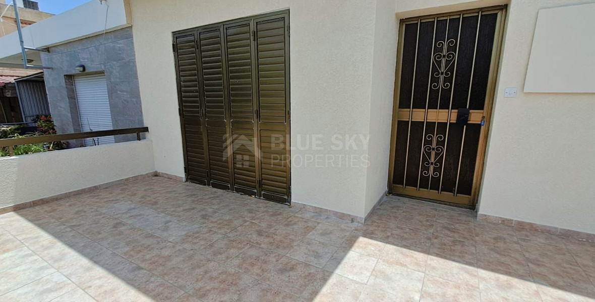 Three plus one bedroom semi-detached house for Rent in Kato Polemidia, Limassol
