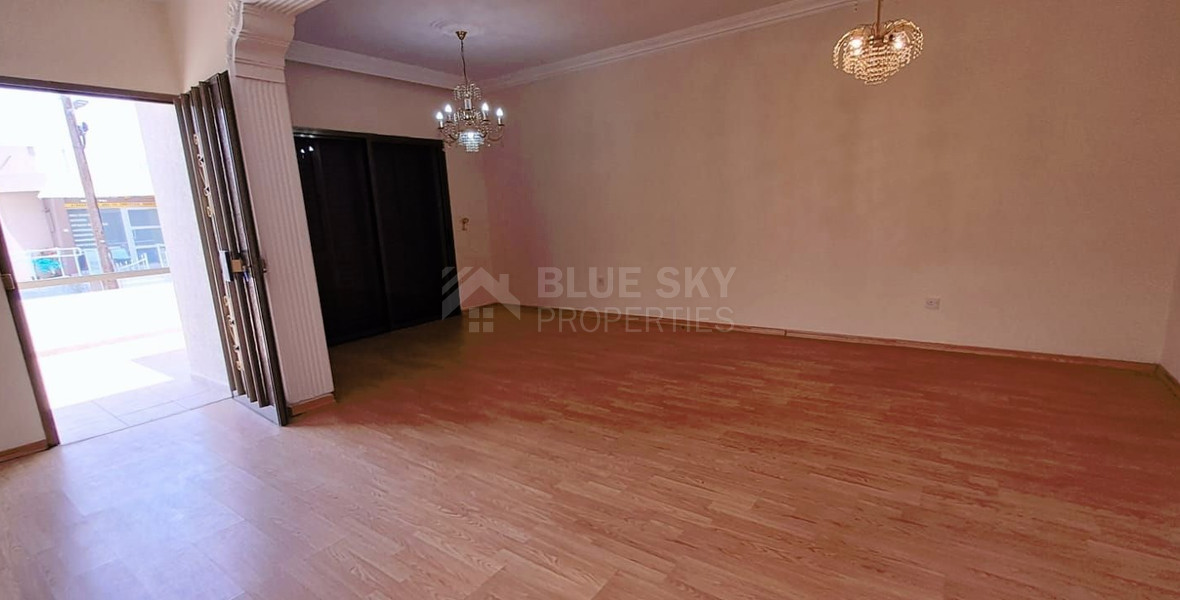Three plus one bedroom semi-detached house for Rent in Kato Polemidia, Limassol