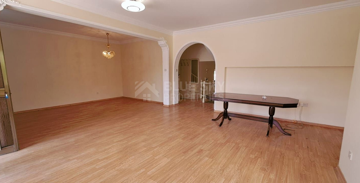 Three plus one bedroom semi-detached house for Rent in Kato Polemidia, Limassol