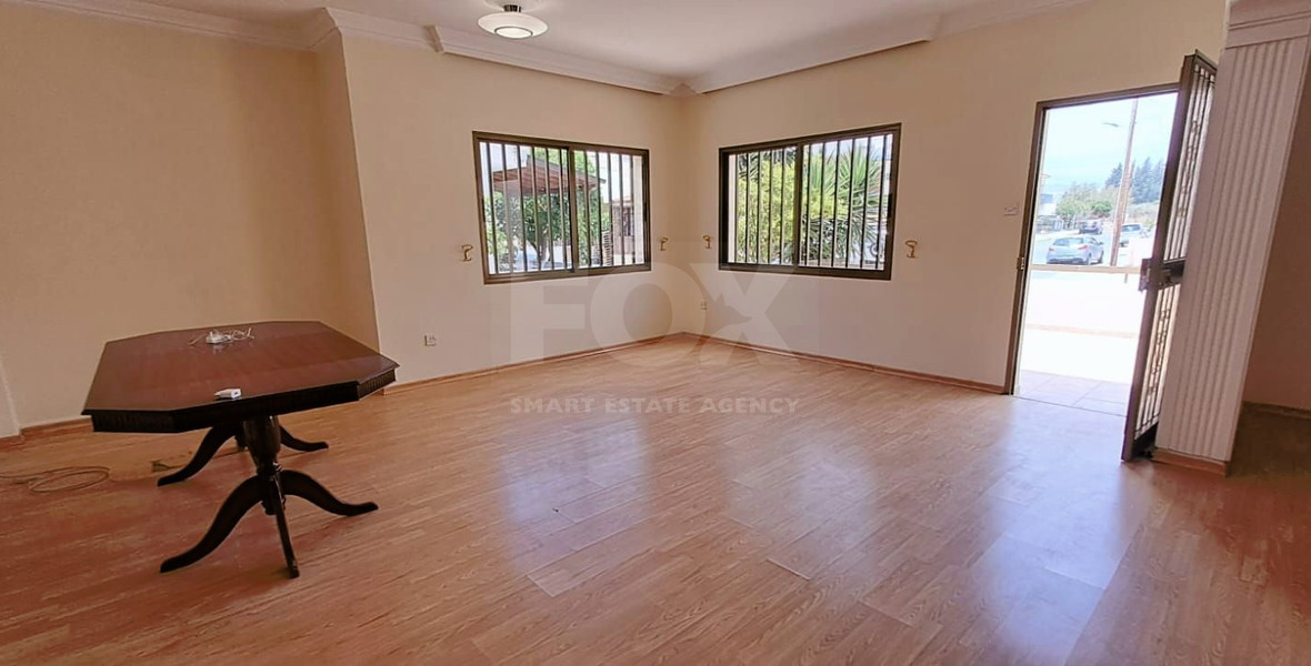 Three plus one bedroom semi-detached house for Rent in Kato Polemidia, Limassol