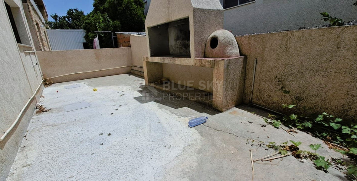 Three plus one bedroom semi-detached house for Rent in Kato Polemidia, Limassol