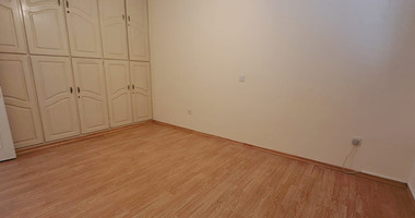 Three plus one bedroom semi-detached house for Rent in Kato Polemidia, Limassol