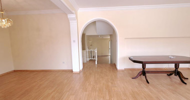 Three plus one bedroom semi-detached house for Rent in Kato Polemidia, Limassol