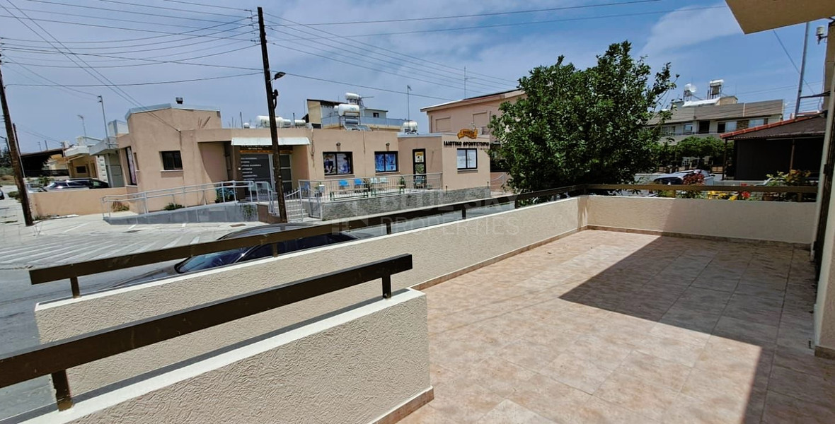 Three plus one bedroom semi-detached house for Rent in Kato Polemidia, Limassol