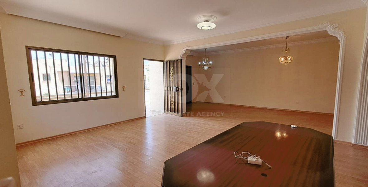 Three plus one bedroom semi-detached house for Rent in Kato Polemidia, Limassol