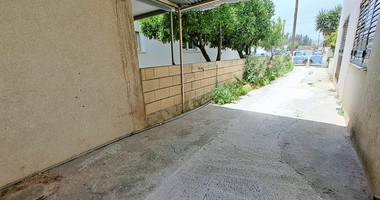 Three plus one bedroom semi-detached house for Rent in Kato Polemidia, Limassol