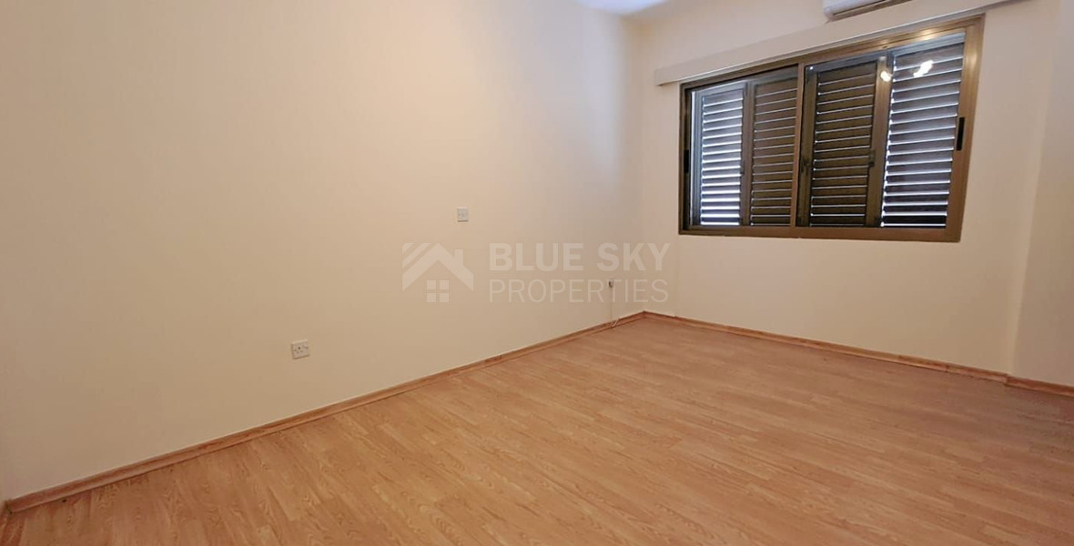 Three plus one bedroom semi-detached house for Rent in Kato Polemidia, Limassol