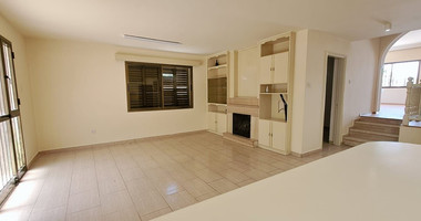 Three plus one bedroom semi-detached house for Rent in Kato Polemidia, Limassol