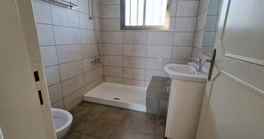 Three plus one bedroom semi-detached house for Rent in Kato Polemidia, Limassol