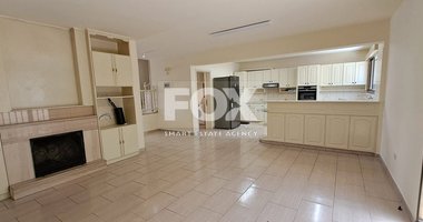 Three plus one bedroom semi-detached house for Rent in Kato Polemidia, Limassol