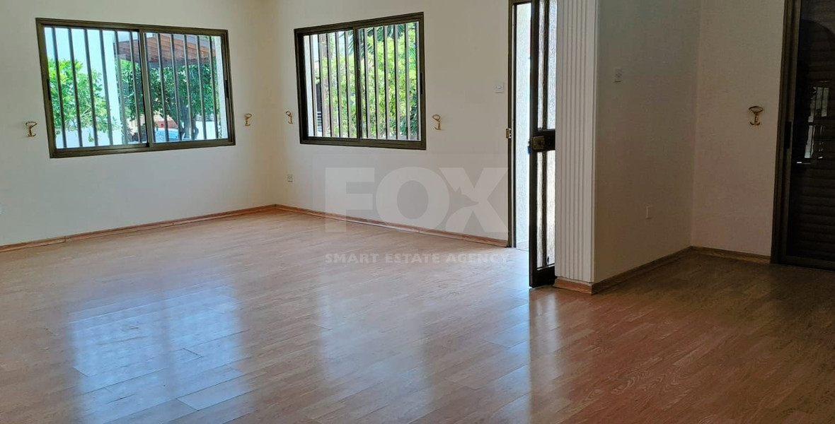 Three plus one bedroom semi-detached house for Rent in Kato Polemidia, Limassol
