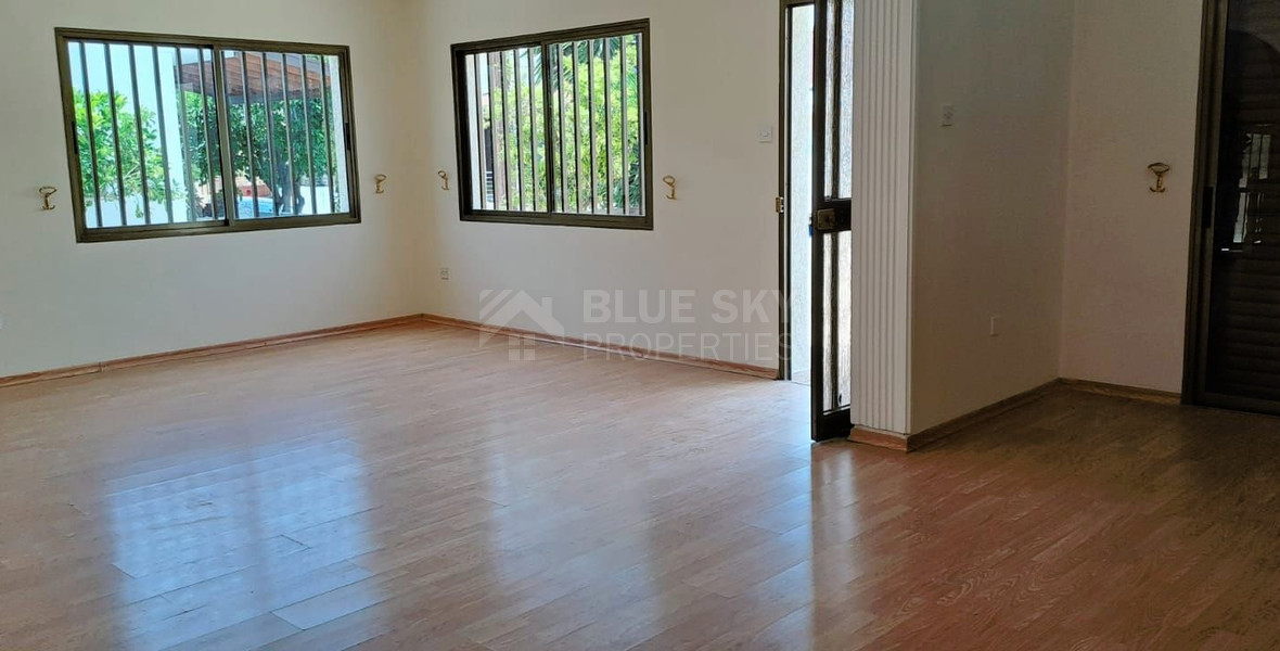 Three plus one bedroom semi-detached house for Rent in Kato Polemidia, Limassol