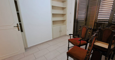 Three plus one bedroom semi-detached house for Rent in Kato Polemidia, Limassol