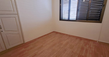 Three plus one bedroom semi-detached house for Rent in Kato Polemidia, Limassol