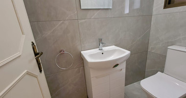 Three plus one bedroom semi-detached house for Rent in Kato Polemidia, Limassol