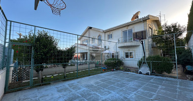 GRAB A BARGAIN - Six bedroom detached house for sale in Panthea-Mesa geitonia