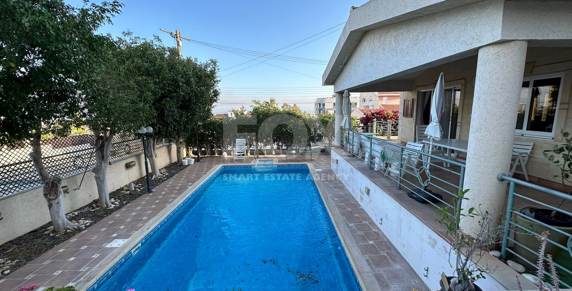 GRAB A BARGAIN - Six bedroom detached house for sale in Panthea-Mesa geitonia