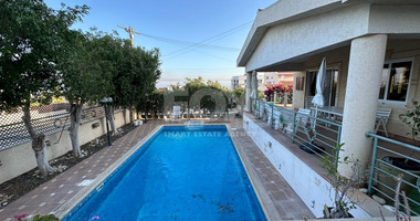 GRAB A BARGAIN - Six bedroom detached house for sale in Panthea-Mesa geitonia