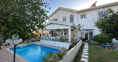 GRAB A BARGAIN - Six bedroom detached house for sale in Panthea-Mesa geitonia