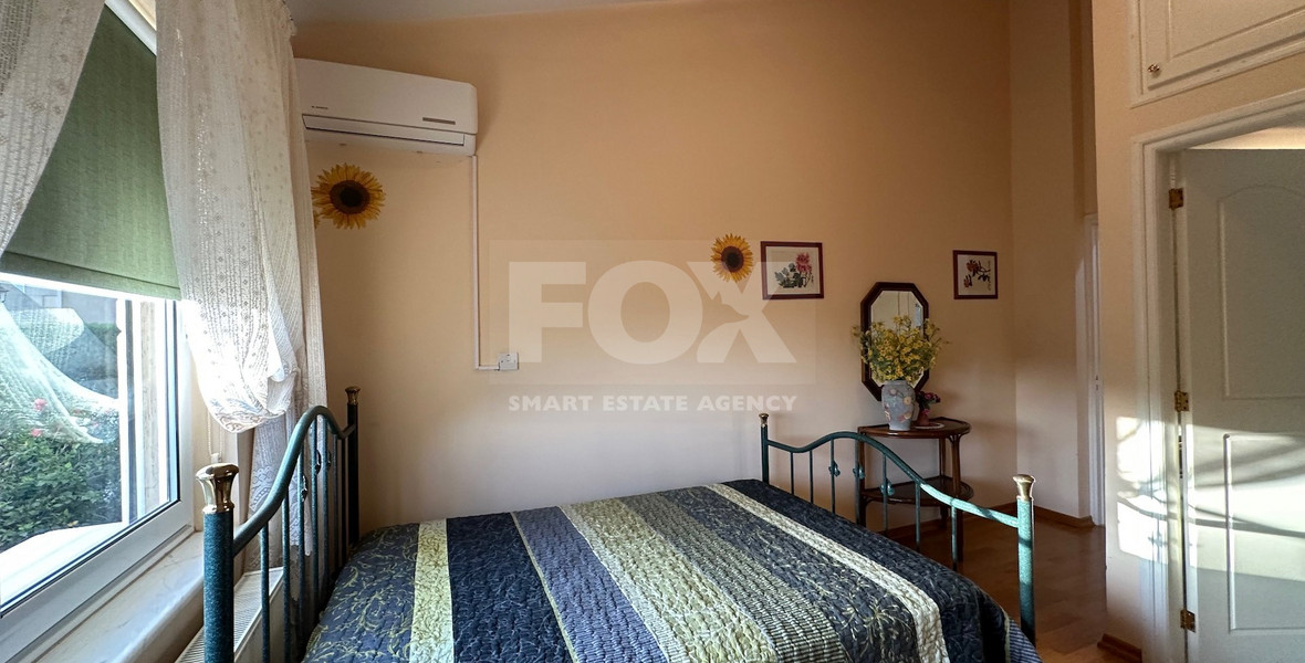 GRAB A BARGAIN - Six bedroom detached house for sale in Panthea-Mesa geitonia