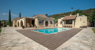 BEAUTIFUL STONE BUILT VILLA ON LARGE PLOT WITH PRIVATE DRIVE IN , VIEWS,  TRANQUILITY AND PRIVACY, A PERFECT RETREAT.