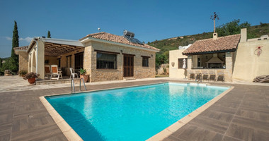 BEAUTIFUL STONE BUILT VILLA ON LARGE PLOT WITH PRIVATE DRIVE IN , VIEWS,  TRANQUILITY AND PRIVACY, A PERFECT RETREAT.