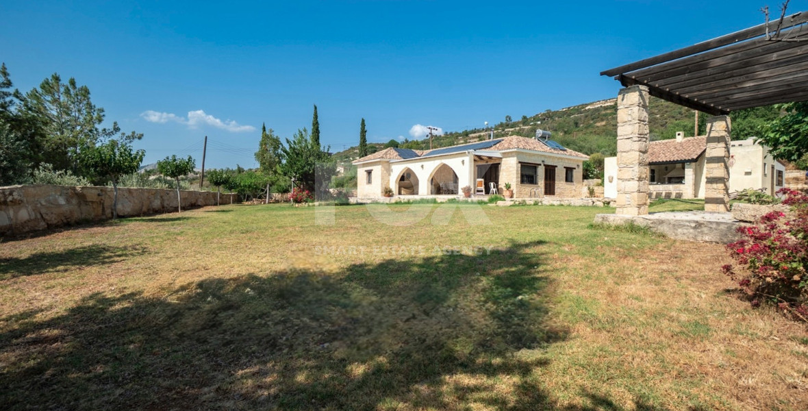 BEAUTIFUL STONE BUILT VILLA ON LARGE PLOT WITH PRIVATE DRIVE IN , VIEWS,  TRANQUILITY AND PRIVACY, A PERFECT RETREAT.